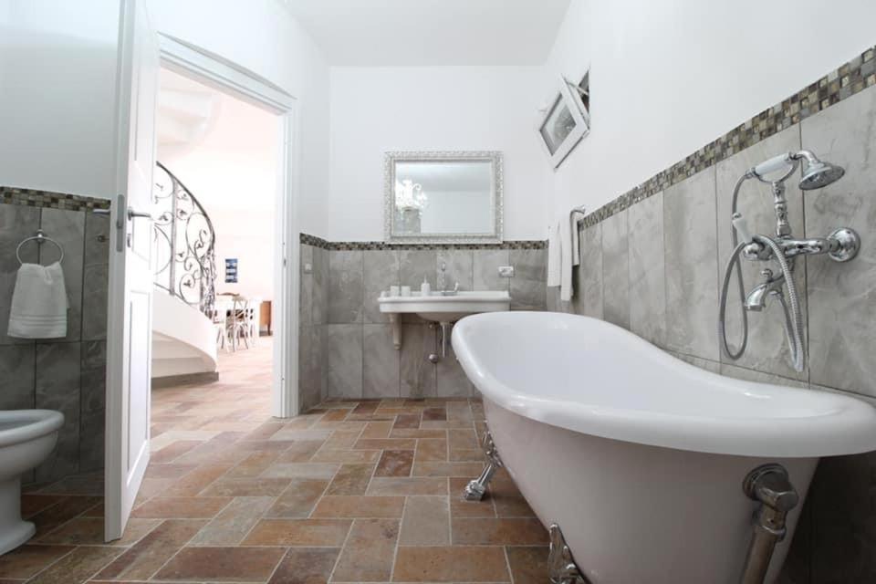Luxury Villa Arianna Tarano Eksteriør billede